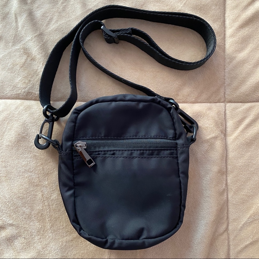 NWT Urban Outfitters Nylon Camera Bag